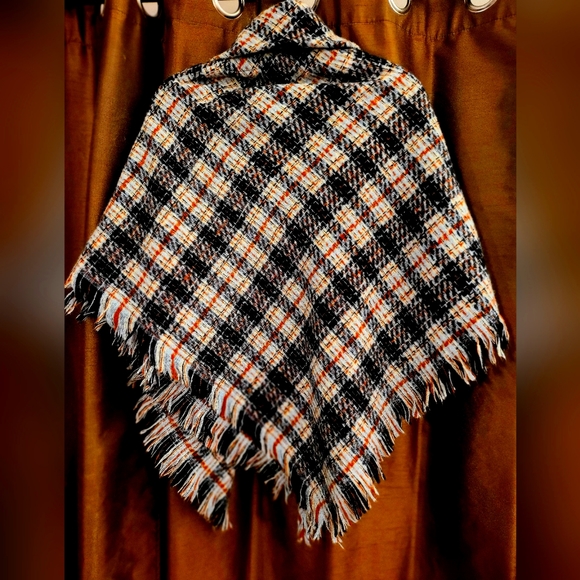 Marc Jacobs Women's Houndstooth One Size Shawl Pullover - Picture 1 of 3